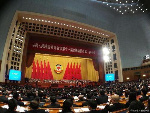 人大代表建议尽早实施12年义务教育