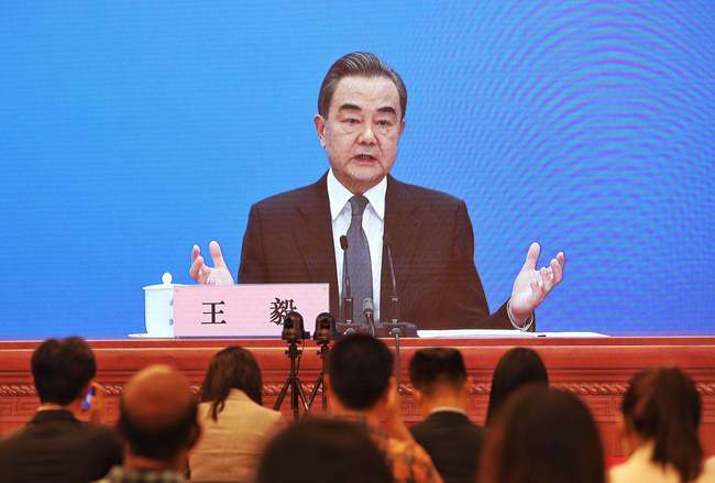 外交风云中的中国声音—访华外长的坚定与从容