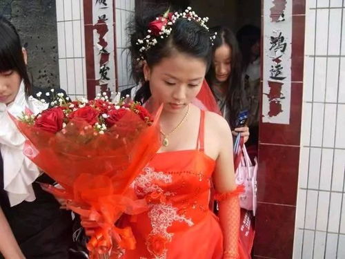 新人结婚，娘家人不堵门，给了一路生花