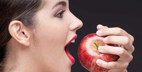 女子为了减肥只吃苹果引发周围神经疾病