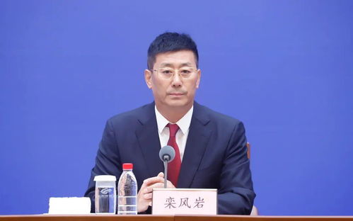 为肖爱华履新江苏省体育局副局长，旨在介绍肖爱华同志的任职情况及其对未来工作的期望，同时强调江苏体育事业的发展前景