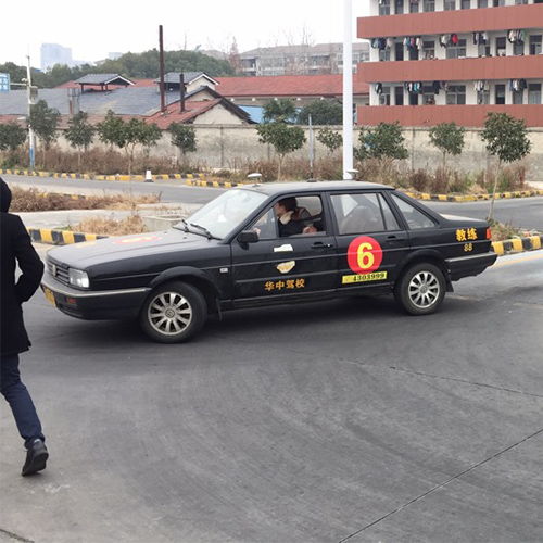 培训小汽车驾驶需要多少费用？