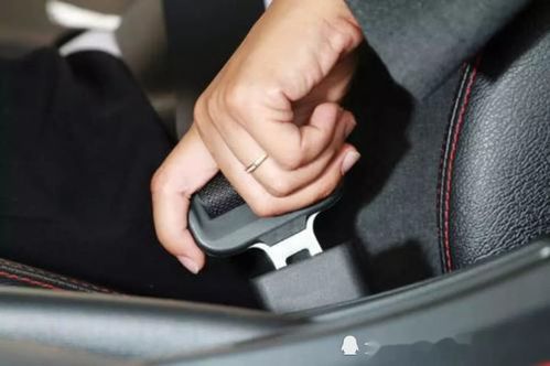 汽车安全带缝隙设计与人体舒适度的平衡 汽车安全带缝隙设计与人体舒适度的平衡