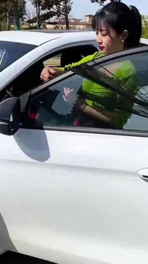 给汽车安装纱窗的费用是多少？