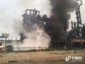 航拍山东化工厂爆炸，大量浓烟升起