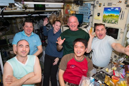 在过去的一周里，太空之家—国际空间站（ISS）迎来了许多新的动态和里程碑。以下是一些值得关注的亮点